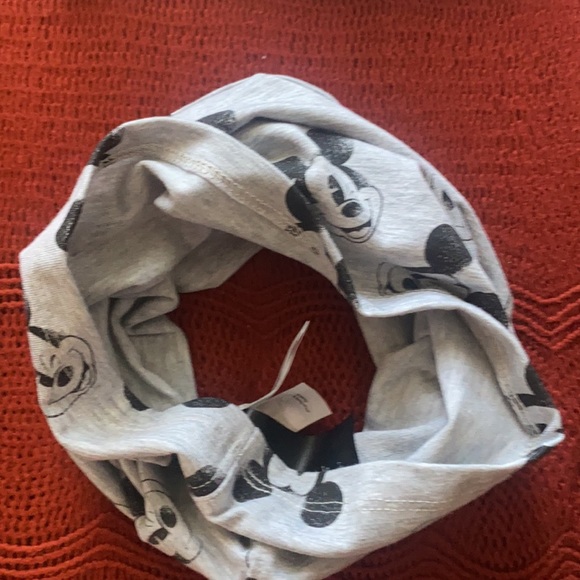 Beanie and infinity scarf - Picture 3 of 6